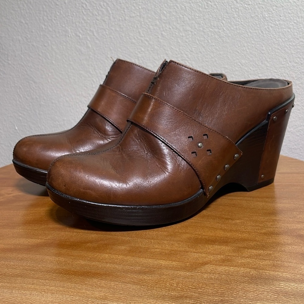 Women's Dansko Francine Leather Clog Brown Studded Slip On Size 40/9.5-10 - Picture 3 of 16